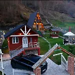 Vilat Pllumaj * Gropat e Selces