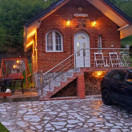 Vilat Pllumaj Gropat e Selces