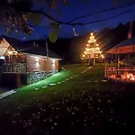 Деревянный коттедж Vilat Pllumaj *