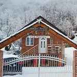 Vilat Pllumaj Gropat e Selces