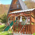 Деревянный коттедж Vilat Pllumaj *