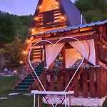 Vilat Pllumaj Деревянный коттедж *