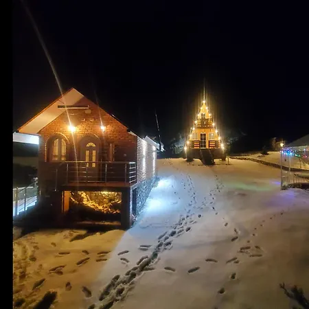 Vilat Pllumaj بيت خشبي Gropat e Selces