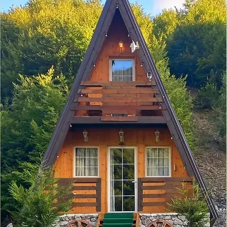 Vilat Pllumaj Lodge