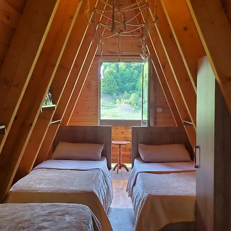Vilat Pllumaj Lodge Gropat e Selces