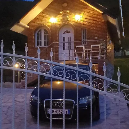 Lodge Vilat Pllumaj *