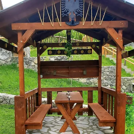 Lodge Vilat Pllumaj