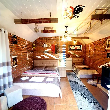 Vilat Pllumaj Lodge *