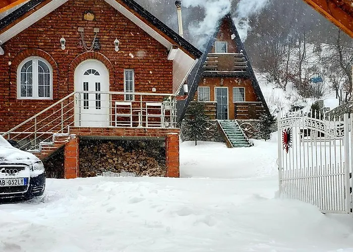 山林小屋 Vilat Pllumaj *