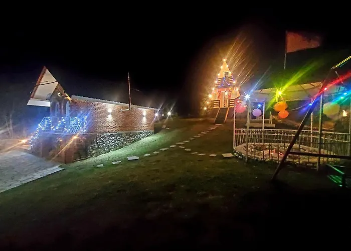 Vilat Pllumaj 山林小屋