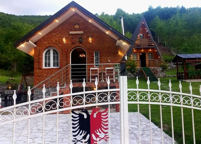 Vilat Pllumaj 山林小屋