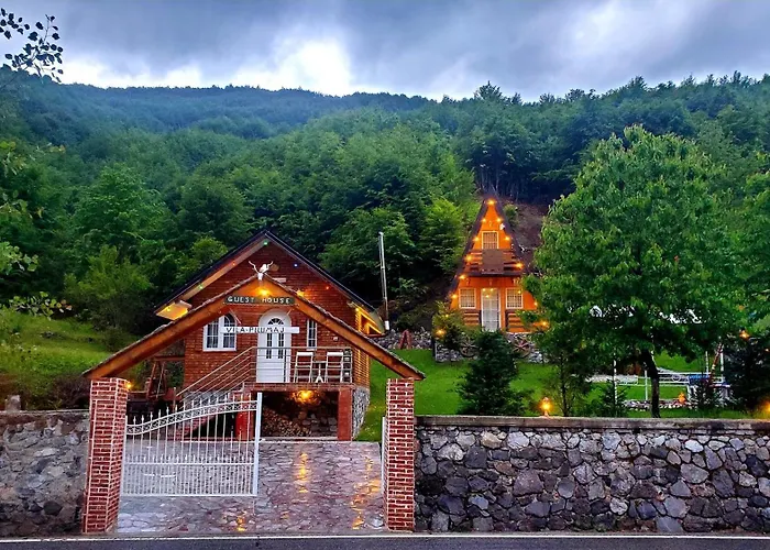 Vilat Pllumaj 山林小屋 *